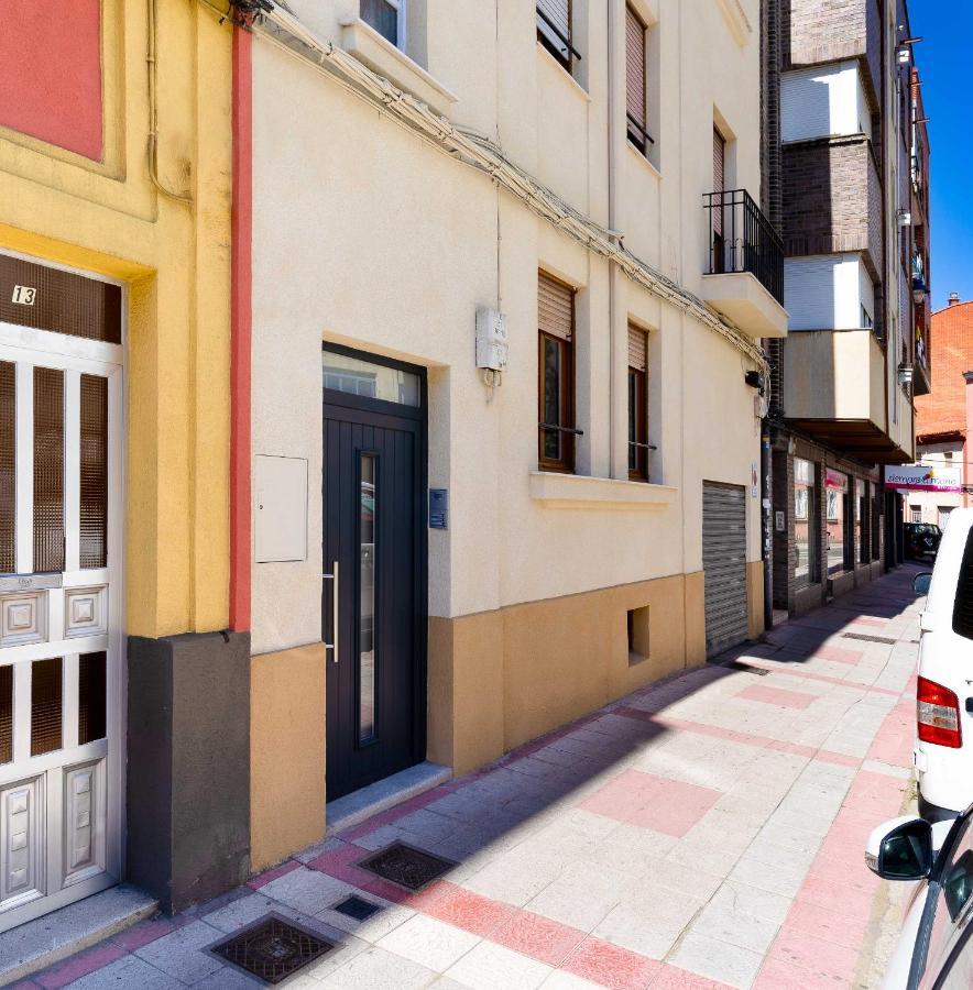 Housingleon - Muralla Ii
